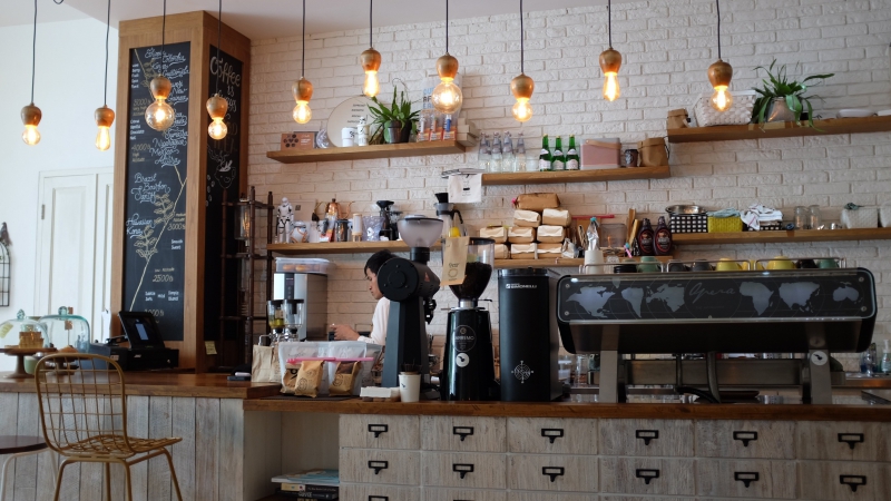 restaurant-SERANON-min_coffee-shop-1209863